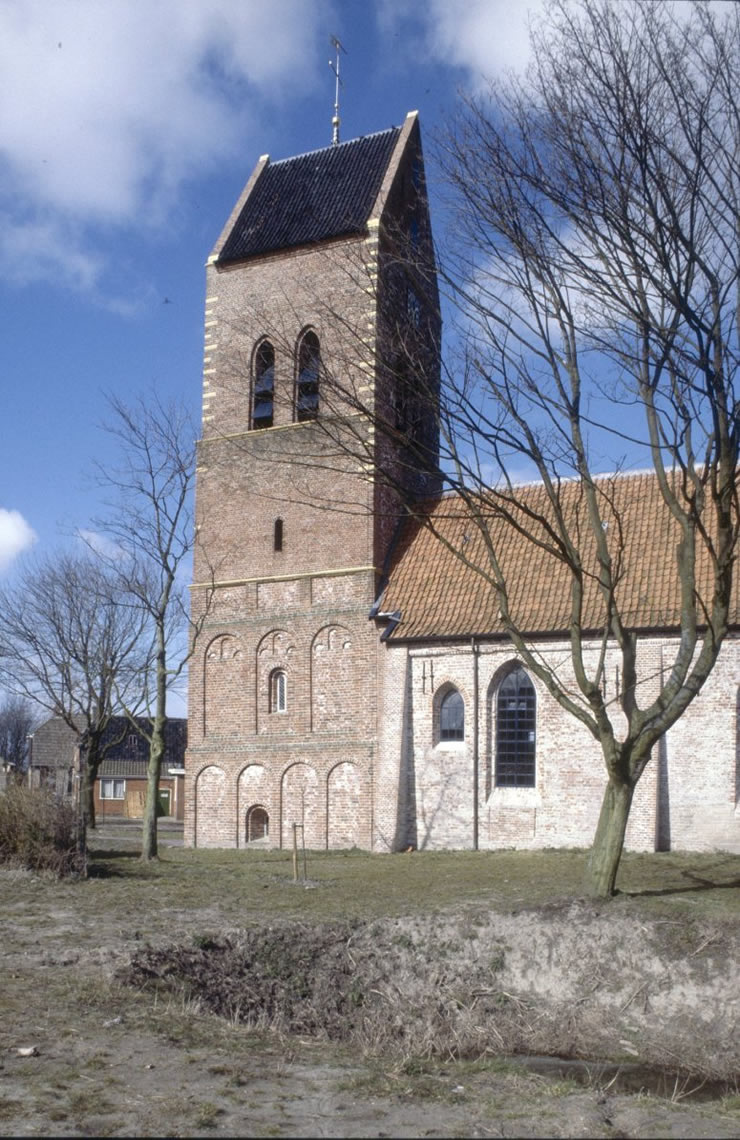 De toren van de Pancratiuskerk.